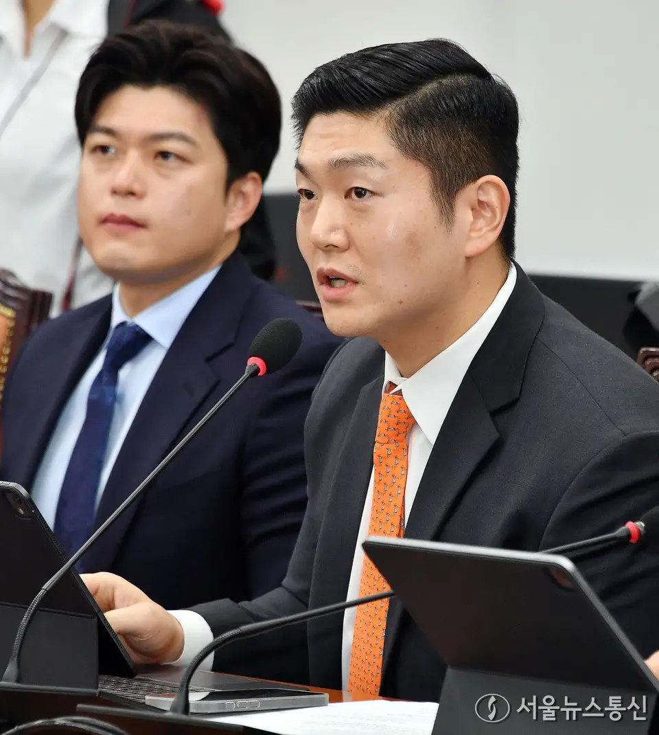 의사진행 발언하는 김재섭 의원