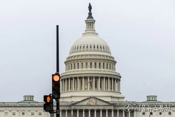 美 연방정부 7년 만에 또 셧다운…75만 명 무급 휴직 들어가