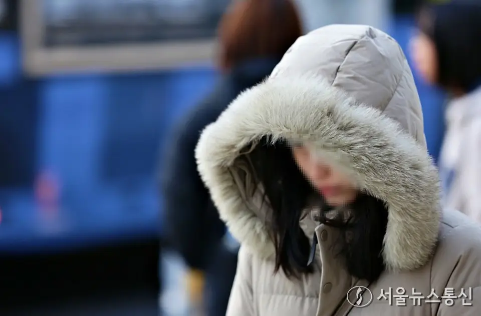 [내일 날씨] 전국 출근길 강추위…빙판길·도로 살얼음 주의