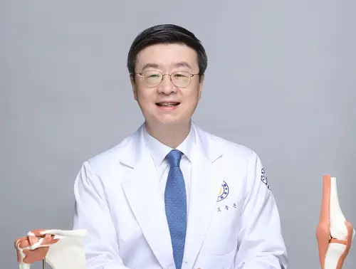 [전문의 칼럼] SVF 주사치료, 인공관절 늦추는 선택